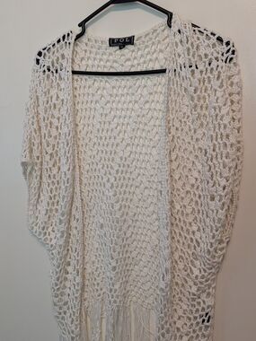 POL Open-Weave Fringe Poncho Shrug - Cream SWEATER BATH SUIT COVER KOMODO